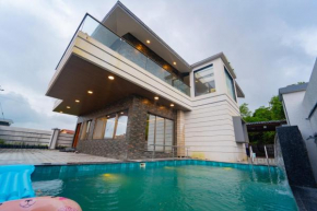 Royal Cabana Lonavla - 6BHK Luxury Villa with Heated pool and Turf